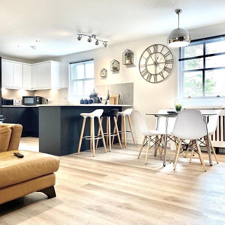 Stylish Central 2 Bedroom Apartment - Free Parking, Free Wifi أوركني المظهر الخارجي الصورة